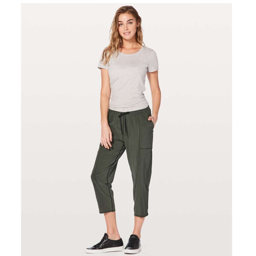 Lululemon Evergreen Final Play Crop *23" Size 6